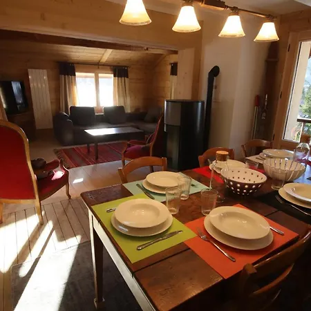 Sous Les Ecotagnes Chalet *