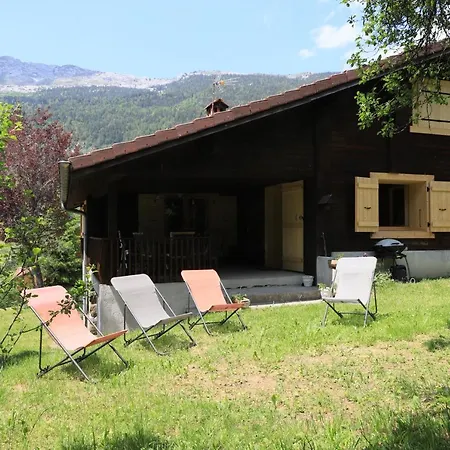 Sous Les Ecotagnes Chalet